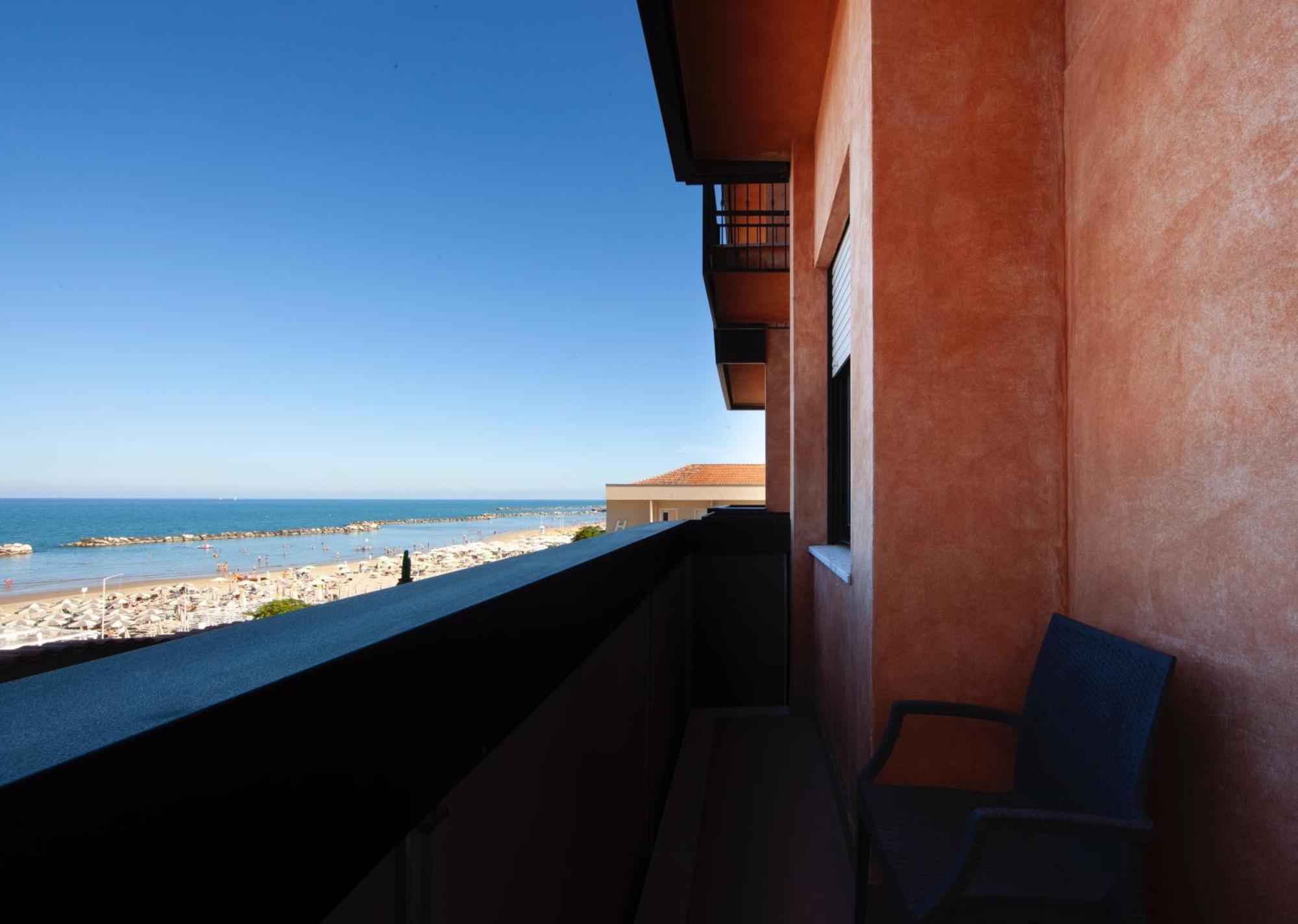 Hotel Giorgetti Orange Bellaria-Igea Marina Exteriör bild
