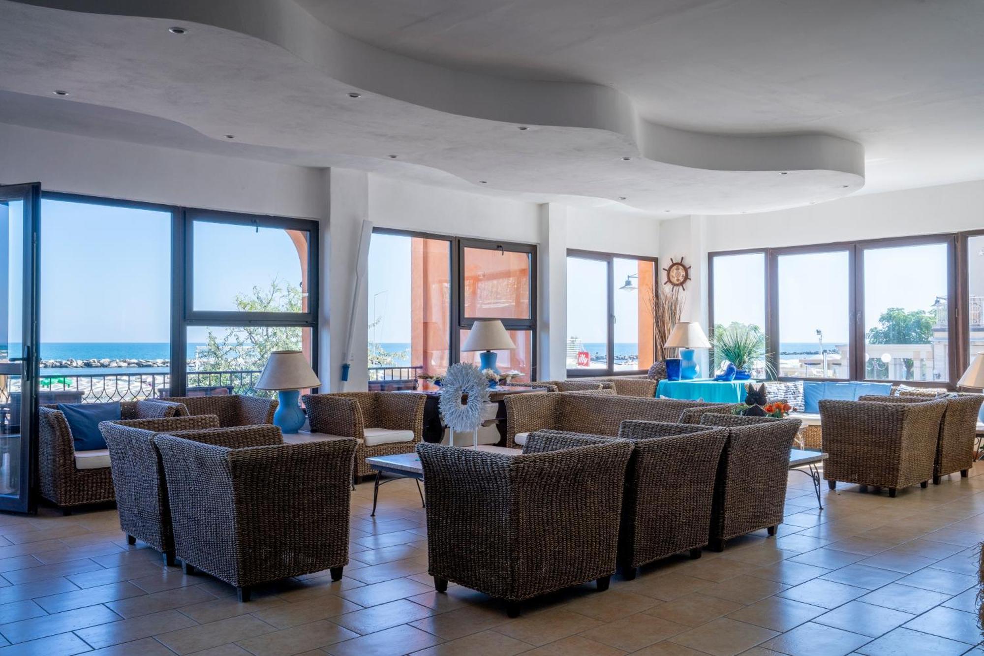 Hotel Giorgetti Orange Bellaria-Igea Marina Exteriör bild